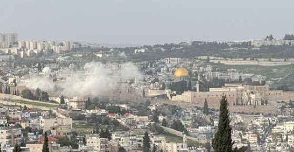 AviKaner's tweet photo. The mullah regime today fired missiles and cluster bombs targeting the Al Aqsa Mosque. This is why ALL sites in Jerusalem are closed including the Western Wall. Surviving tyrants including @araghchi are directly responsible. @OIC_OCI https://t.co/INXd35Qceg