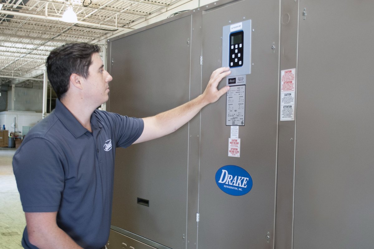 Drakechillers's tweet photo. Before a chiller leaves Drake, it must be cleaned, fully insulated, and undergo a thorough quality inspection by a production supervisor and an engineer.

The chiller is then carefully packaged to ensure that it will arrive safely at its final destination.
https://t.co/WQQInCaSp9 https://t.co/ZT3Mv9wcUG