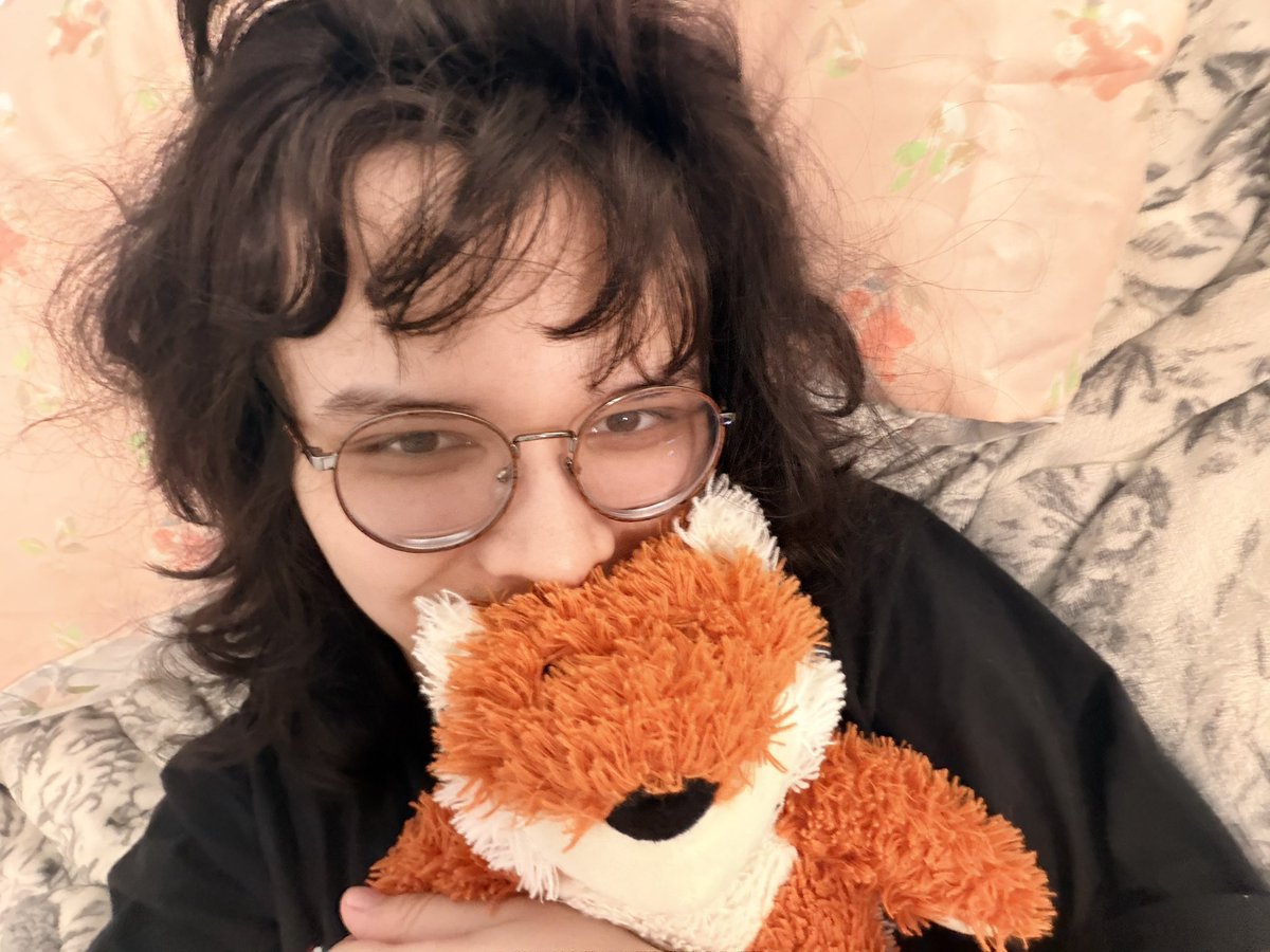 HazelFox🏳️⚧️🦊 tweet media