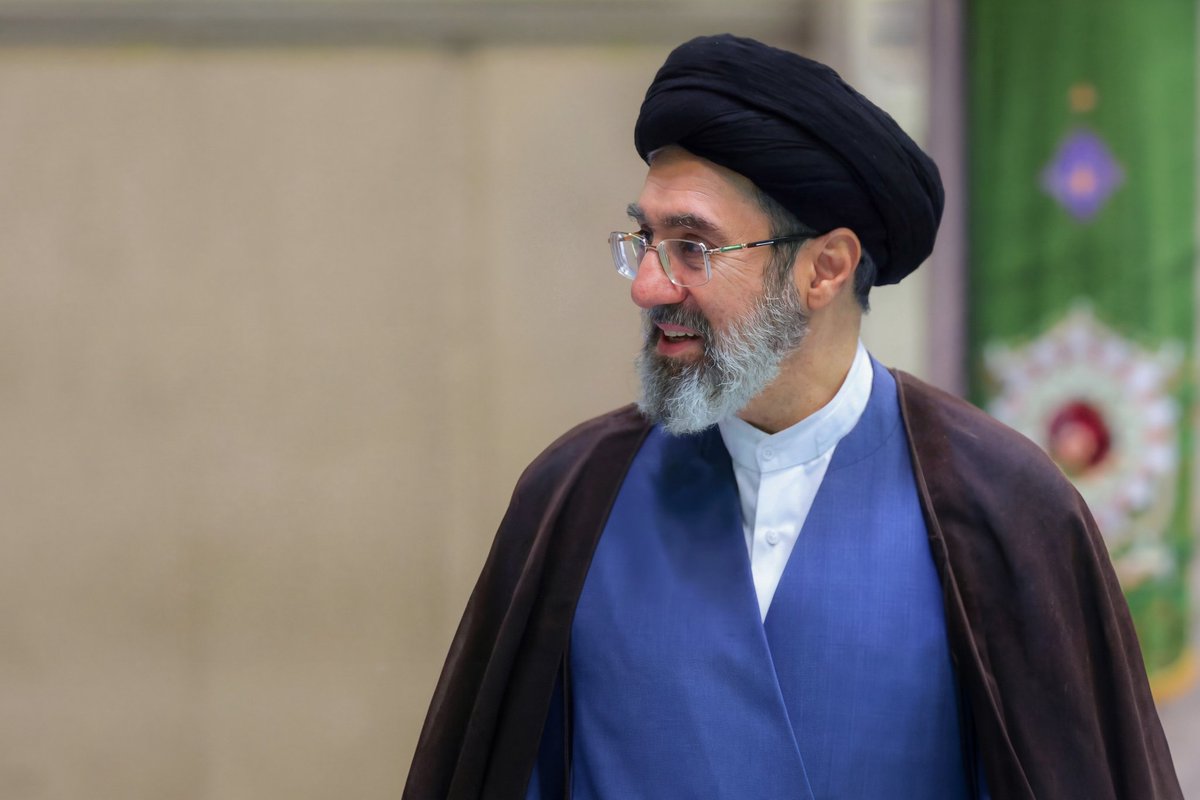 fr_mkhamenei's tweet photo. Au nom d’Allah, le Très-Miséricordieux, le Tout-Miséricordieux
 
Ô Toi qui fais évoluer les cœurs et les regards !
Ô Toi qui administres l’alternance du jour et de la nuit !
Ô Toi qui transformes les circonstances et les états d’âme !
Change notre état en le meilleur des états ! https://t.co/qVJpVS2mxl