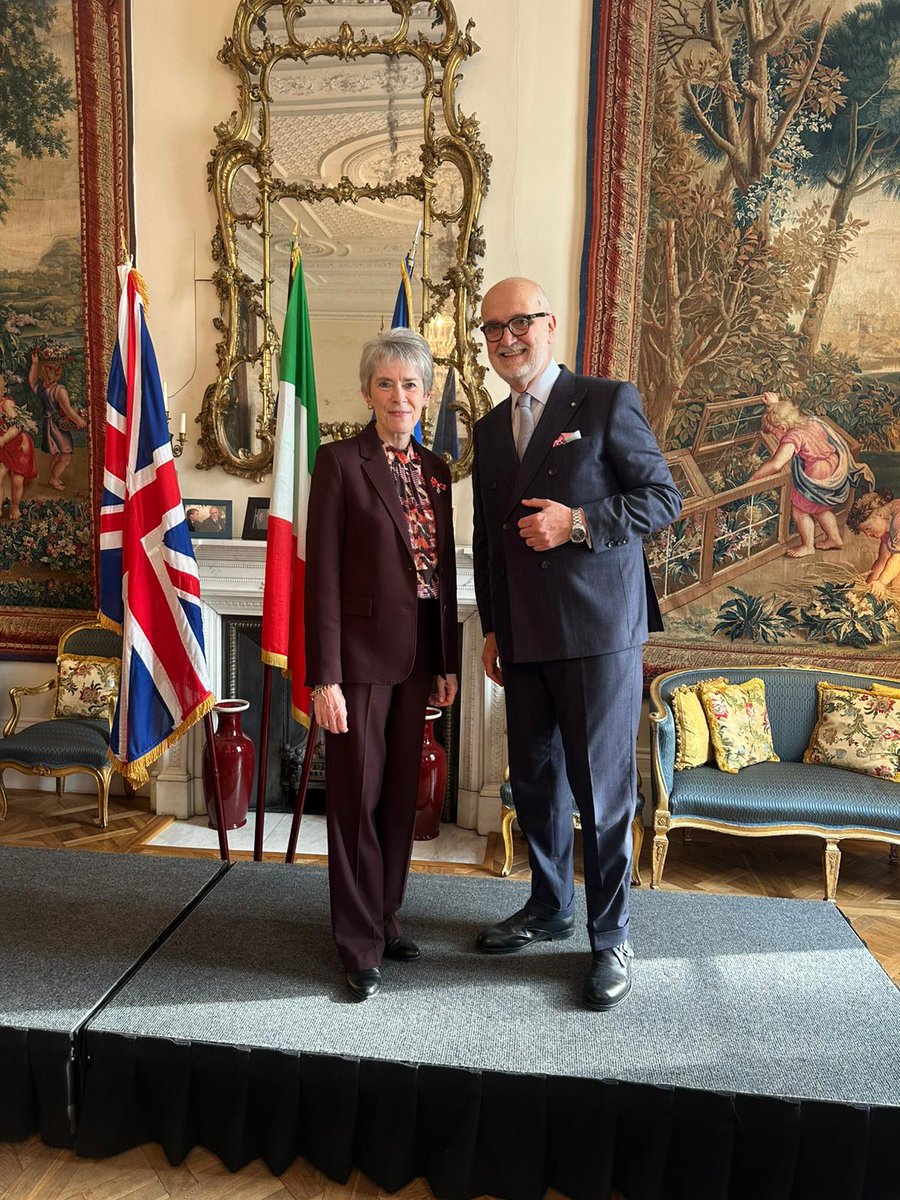 Italy in UK tweet media