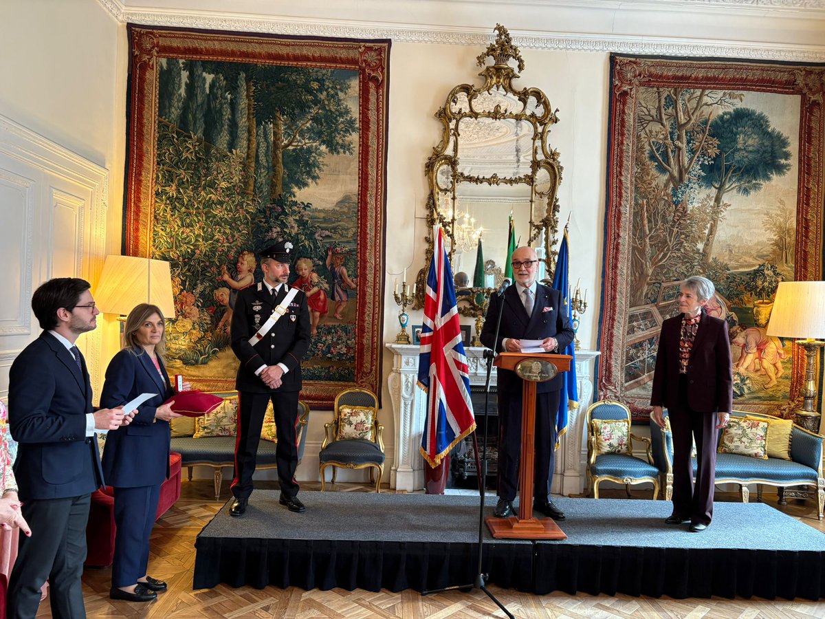 Italy in UK tweet media