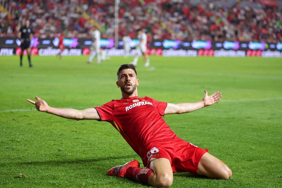 Números esta temporada:
Gonçalo Ramos, 37 juegos, 11 goles y 2 asistencias. 
Gonçalo Guedes, 34 juegos, 9 goles y 7 asistencias. 
Paulinho, 32 juegos, 22 goles y 4 asistencias. 

No hubo justicia para el delantero portugués en mejor forma.