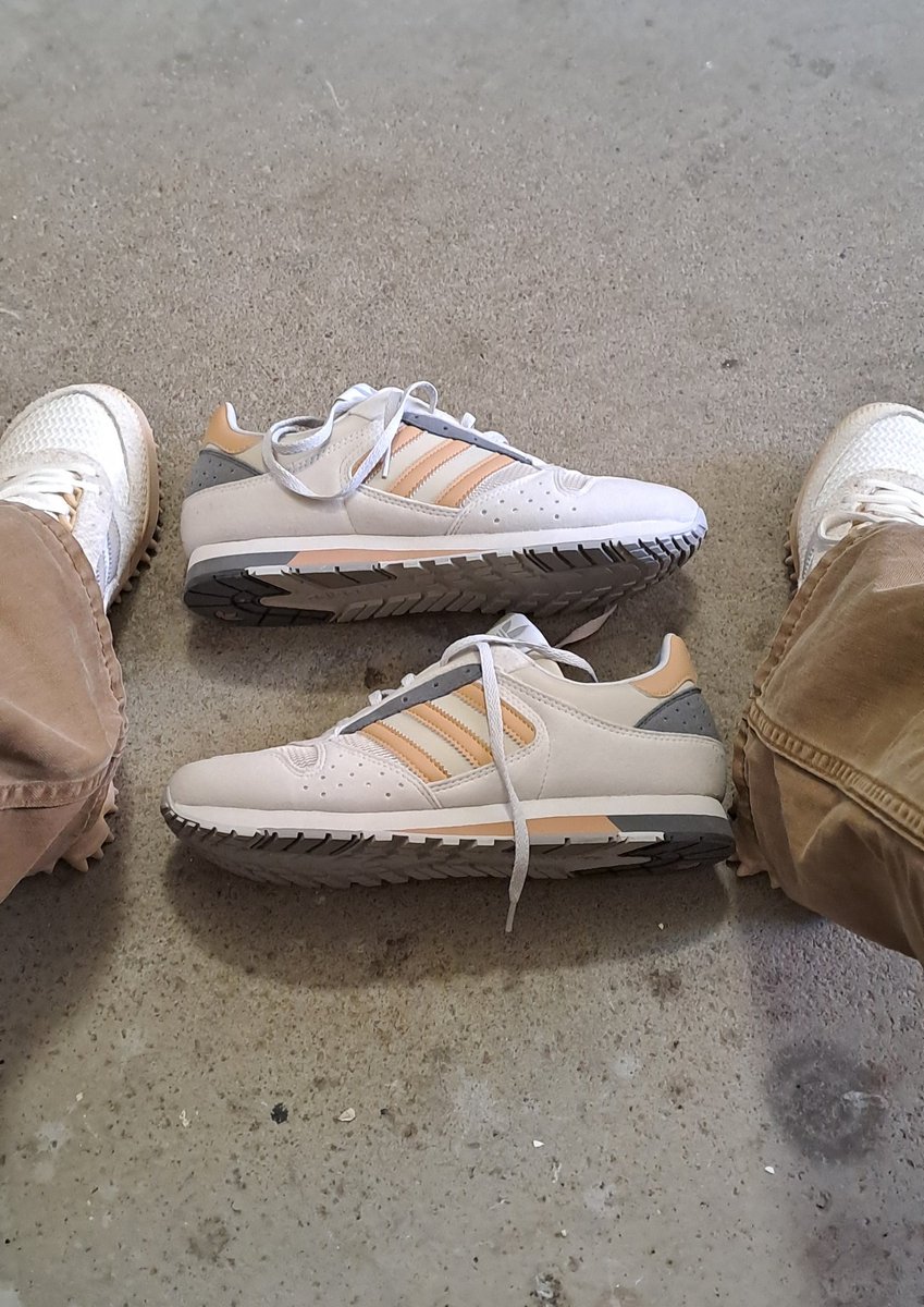 C4ES4R67 tweet media