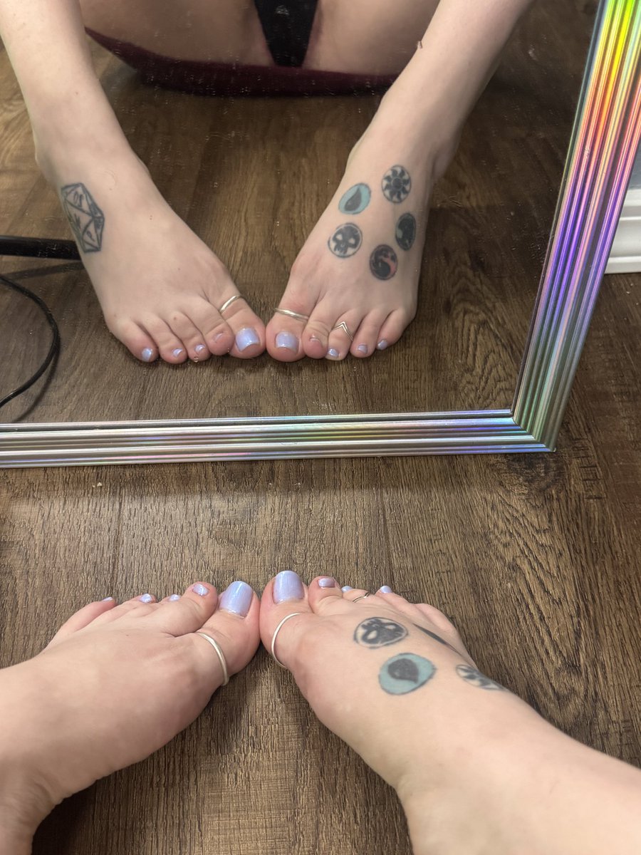 Red Lilly (Half BDay March 10th๐) tweet media