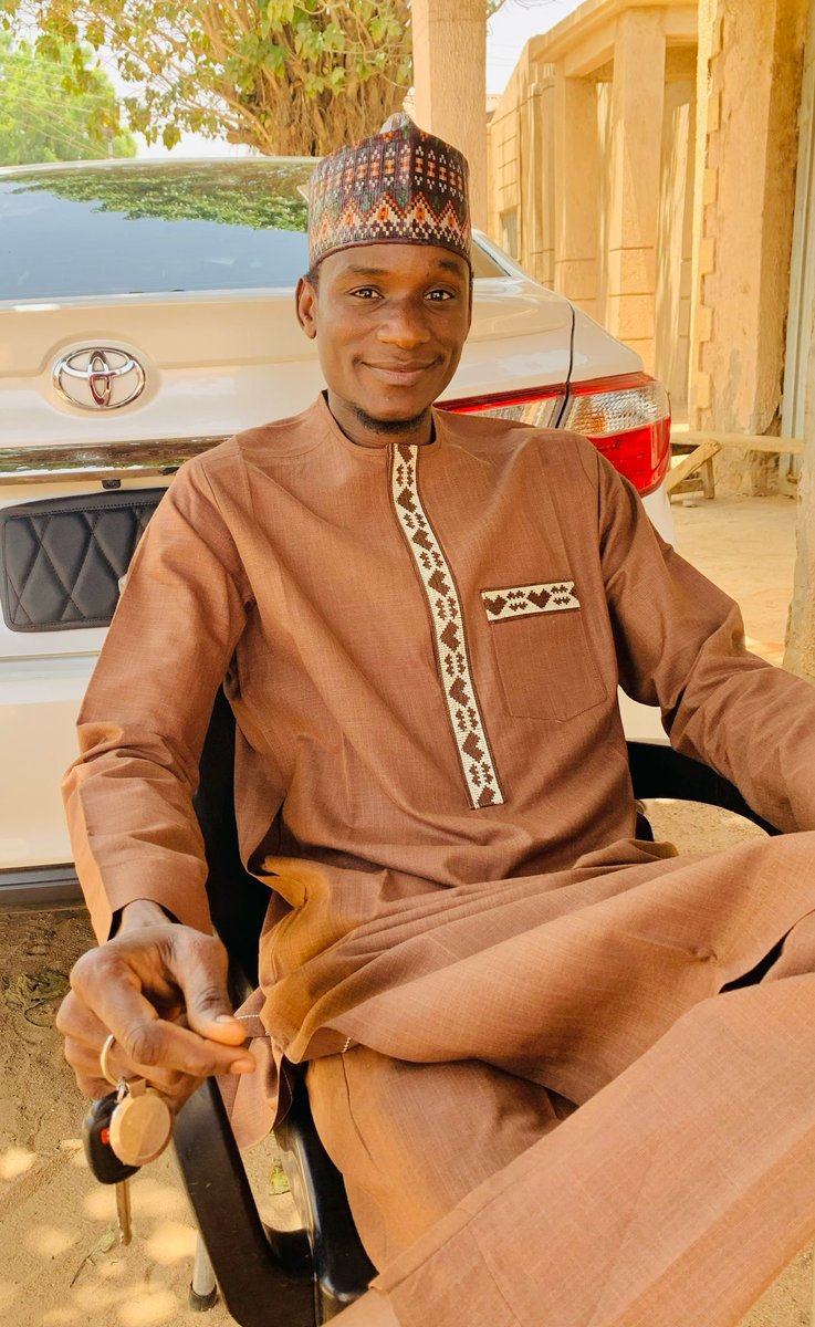 Bello_Hamxah's tweet photo. #eid #eiding #Eidelfitr from us✨🤍. https://t.co/DiFVBIPFo4