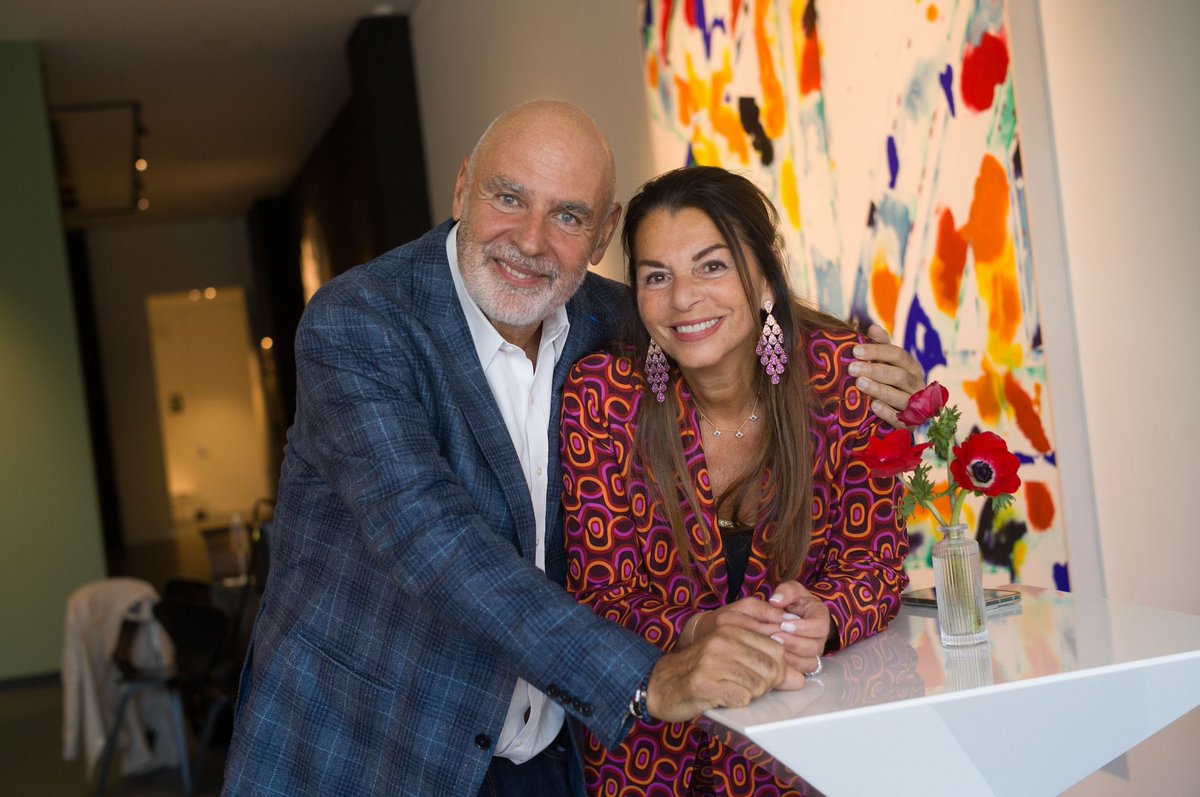 Opera Gallery tweet media