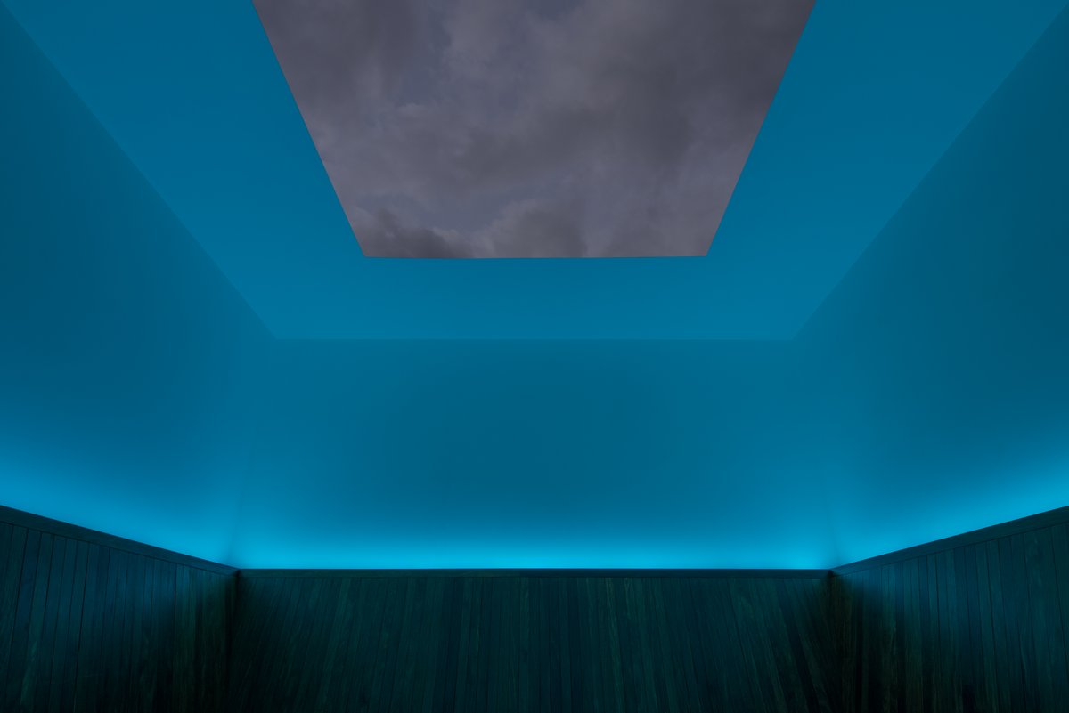 MoMAPS1's tweet photo. Spring’s out, winter’s ghosted. Celebrate the season's shift with James Turrell’s "Meeting" and watch color, light, and perception shift as the evening sky deepens.

Catch it at sunset to soak in the glow and celebrate longer days. Admission is free for all!

📸: Pablo Enriquez https://t.co/Yf5vuGjIh0
