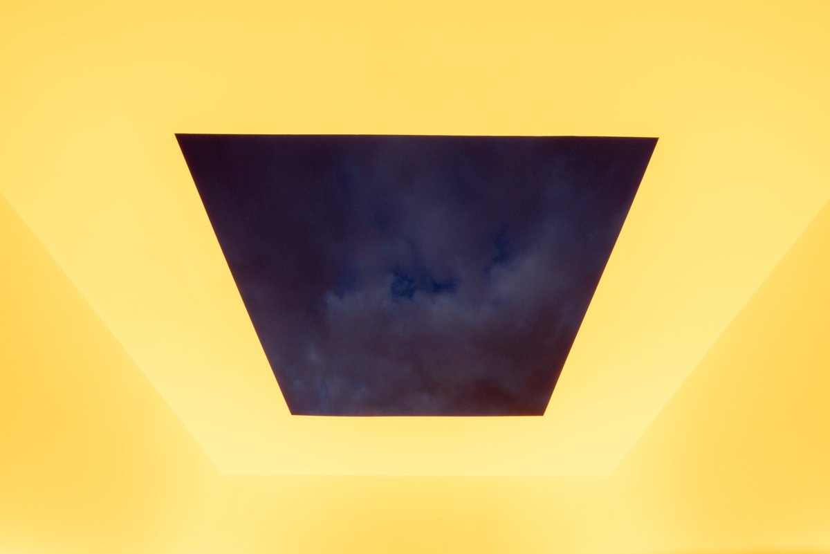 MoMAPS1's tweet photo. Spring’s out, winter’s ghosted. Celebrate the season's shift with James Turrell’s "Meeting" and watch color, light, and perception shift as the evening sky deepens.

Catch it at sunset to soak in the glow and celebrate longer days. Admission is free for all!

📸: Pablo Enriquez https://t.co/Yf5vuGjIh0