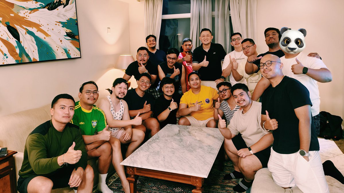 BabangGorii's tweet image. Terima kasih buat acara kanmakan bukbernya!

Selamat berhari raya semua! Sehat2 &amp;amp; bahagia sampai di acara kanmakan yg lain 🤩🤲🏽✨

Thanks EO nya yg dgn telaten mengurus manusia2 ini. Lop sekebon💖

**Bonus foto Opung gatau lg ngapain itu (?)
#latepost