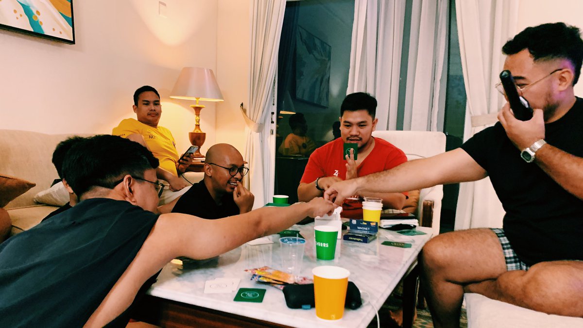 BabangGorii's tweet image. Terima kasih buat acara kanmakan bukbernya!

Selamat berhari raya semua! Sehat2 &amp;amp; bahagia sampai di acara kanmakan yg lain 🤩🤲🏽✨

Thanks EO nya yg dgn telaten mengurus manusia2 ini. Lop sekebon💖

**Bonus foto Opung gatau lg ngapain itu (?)
#latepost