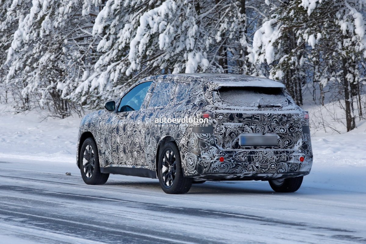 cole_marzen's tweet photo. The 2028 BMW iX1 has been spied winter testing with its own unique design. In addition, the CUV will sit on top of the automaker’s scalable Neue Klasse architecture and adopt sixth-generation electric drive units. #BMW #BMWiX1 #iX1 #BEVs #EVs #CUVs #crossovers https://t.co/PAc4CBUNHu
