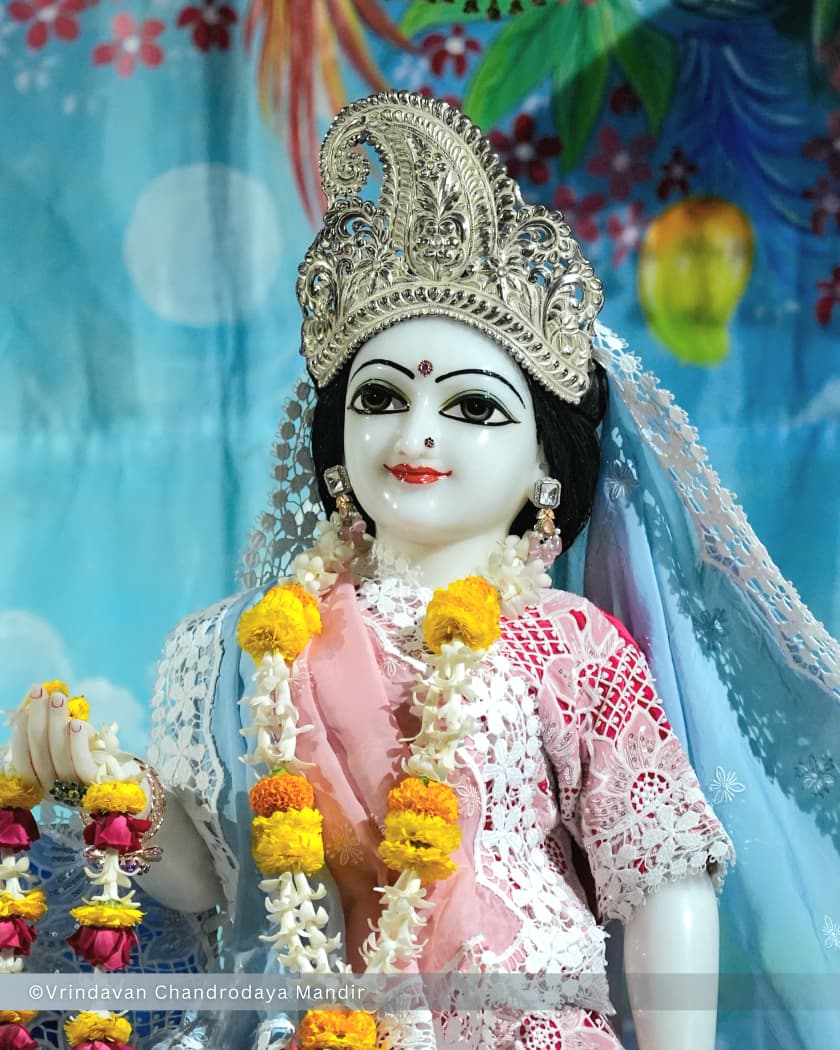 Tonight's Shayana Darshan of Sri Radha Vrindavanchandra - 20 March 2026 

#vrindavan #vrindavanchandrodayamandira #Krishna #Radha