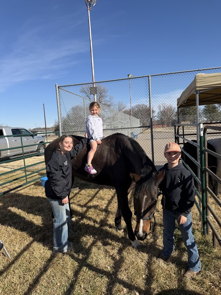 Arapahoe-Holbrook Public School (NE) tweet media
