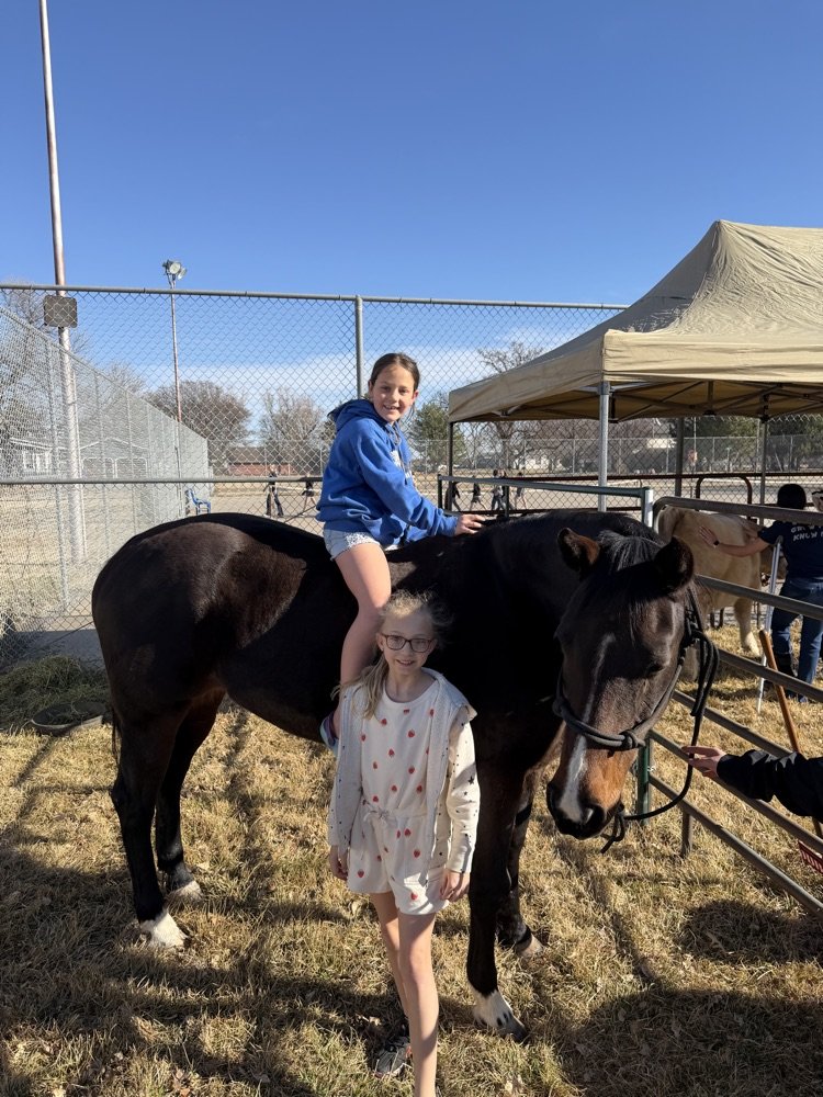 Arapahoe-Holbrook Public School (NE) tweet media
