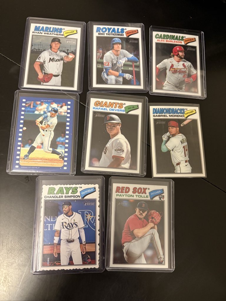 AlexAvp22's tweet photo. @DHCards10 @LICbreaks All are available.

“CPA” nickname SSP has a little top edge wear. https://t.co/a3vYOYxI6l