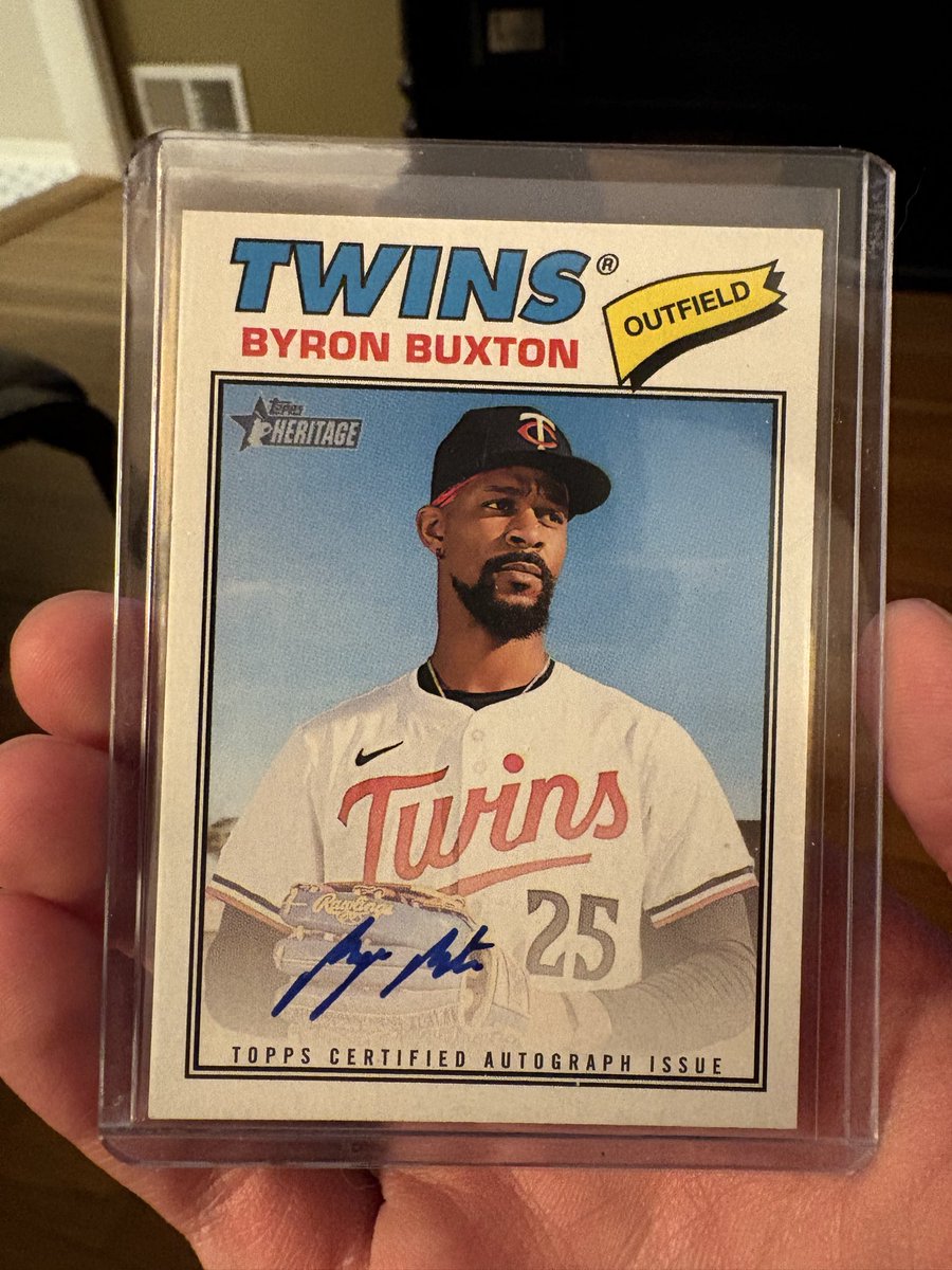AlexAvp22's tweet photo. @3bangerbreaks All are available.

“CPA” nickname SSP has a little top edge wear. https://t.co/EkpY2hJFzN