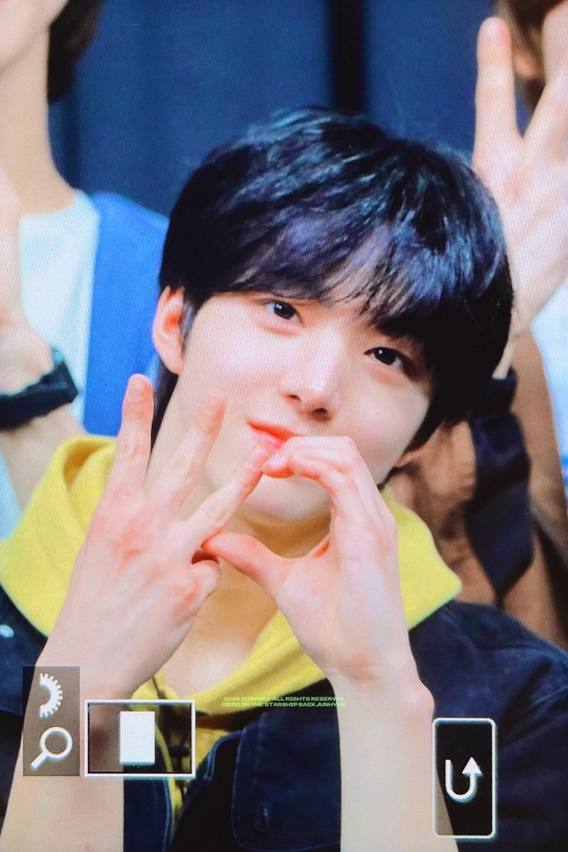 𝗜𝘃𝗼𝗿𝘆 tweet media