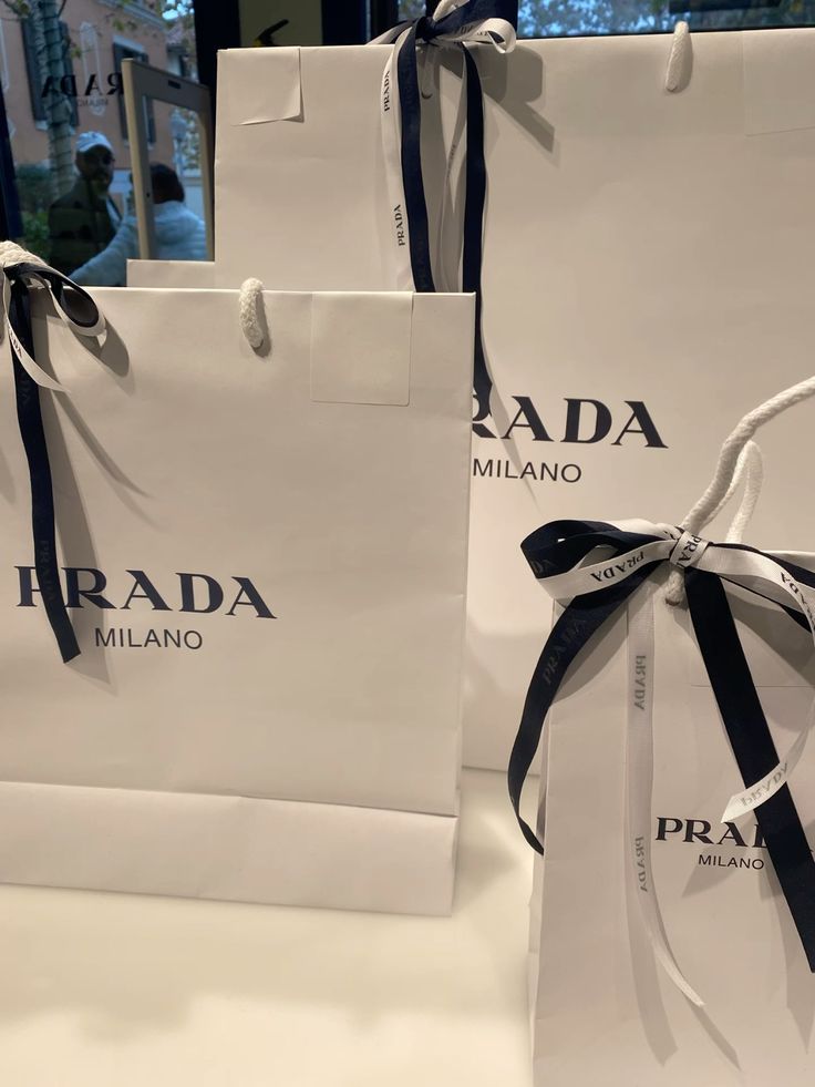 𝙴𝚂𝚃 tweet media