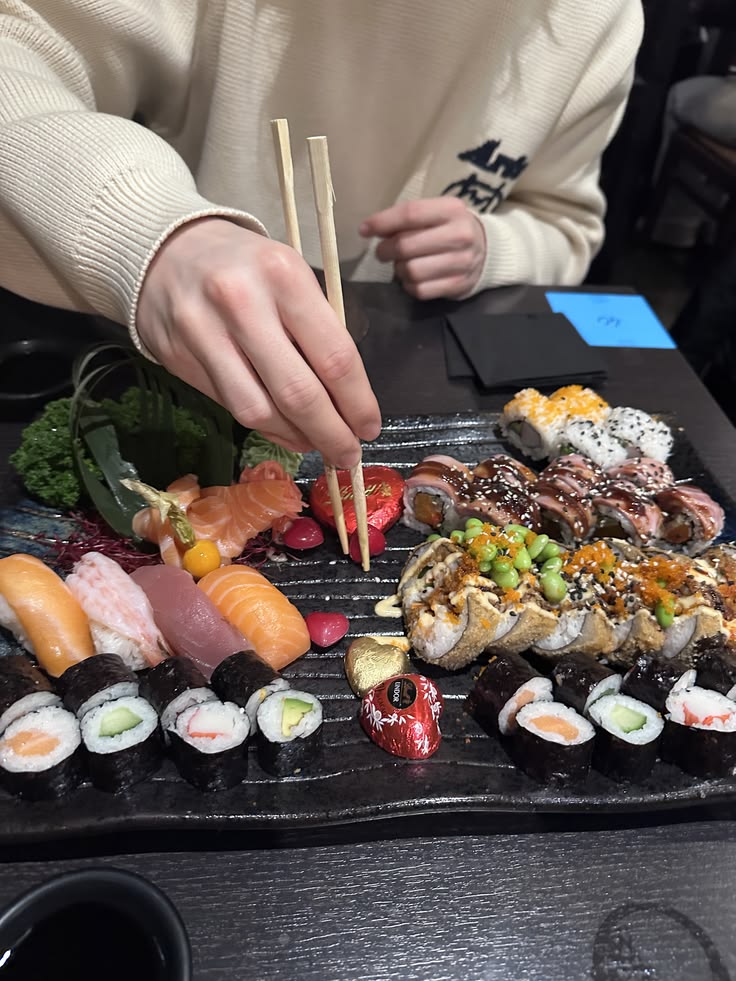 𝙴𝚂𝚃 tweet media