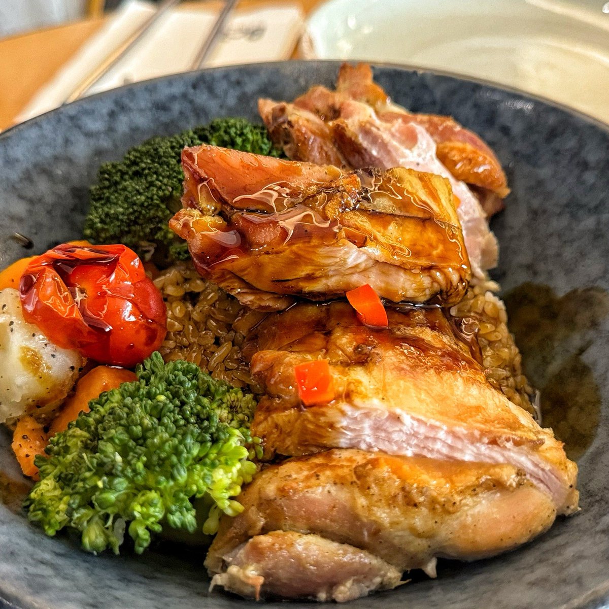 Robin Elliott tweet media