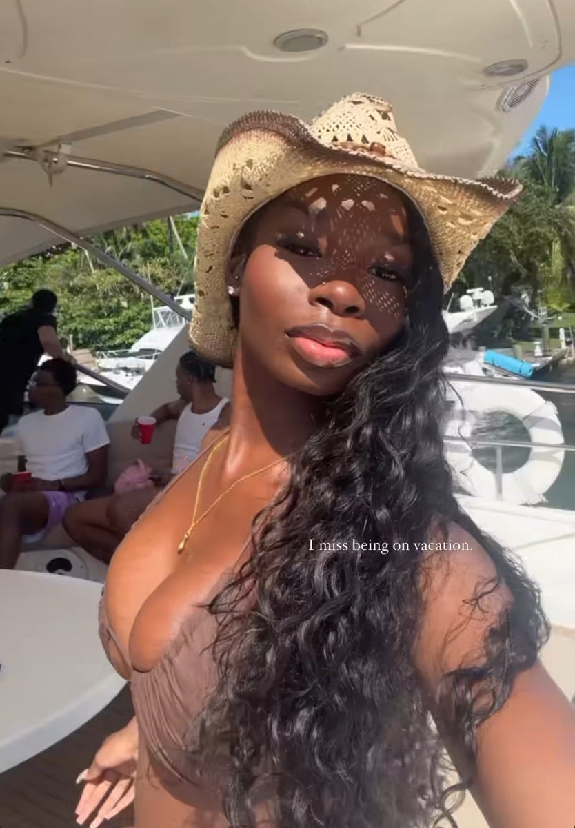 i remember being so obsessed with this look while she was in the villa ugh beautiful girl