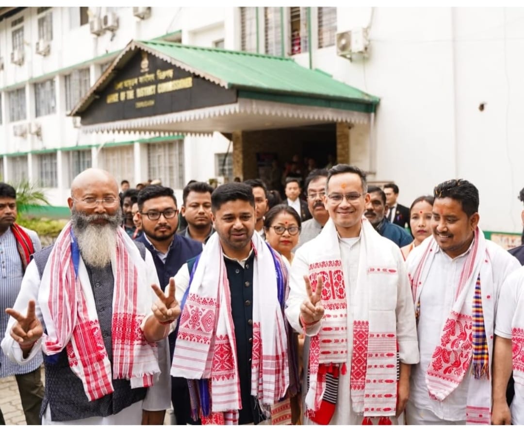 INCAssam's tweet image. Shri @GauravGogoiAsm ji accompanied Shri Lurinjyoti Gogoi ji, President of Asom Jatiya Parishad and the Opposition unity’s candidate from the Khowang Legislative Assembly Constituency, during the filing of his nomination. 

Wishing Lurin Da all the very best.

#TogetherWeCan