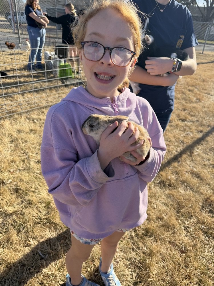 Arapahoe-Holbrook Public School (NE) tweet media