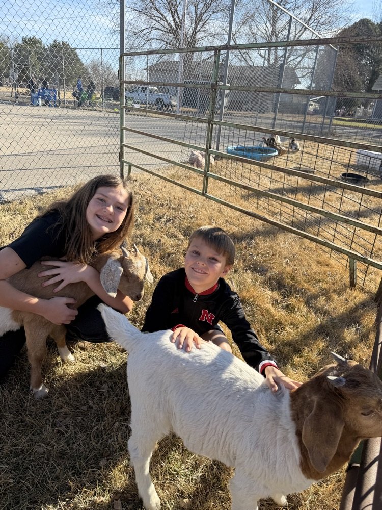 Arapahoe-Holbrook Public School (NE) tweet media