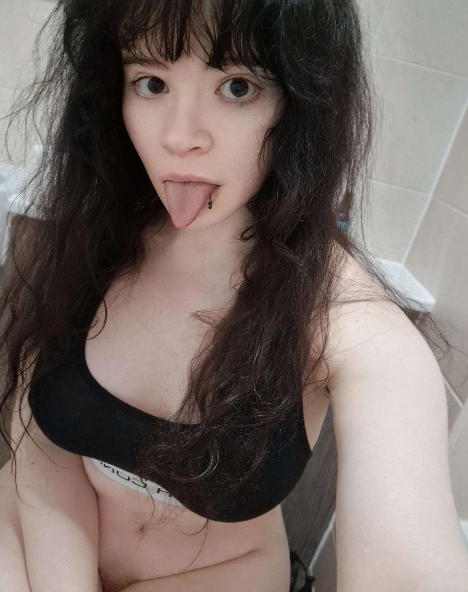 doll bun🏳️⚧️ tweet media