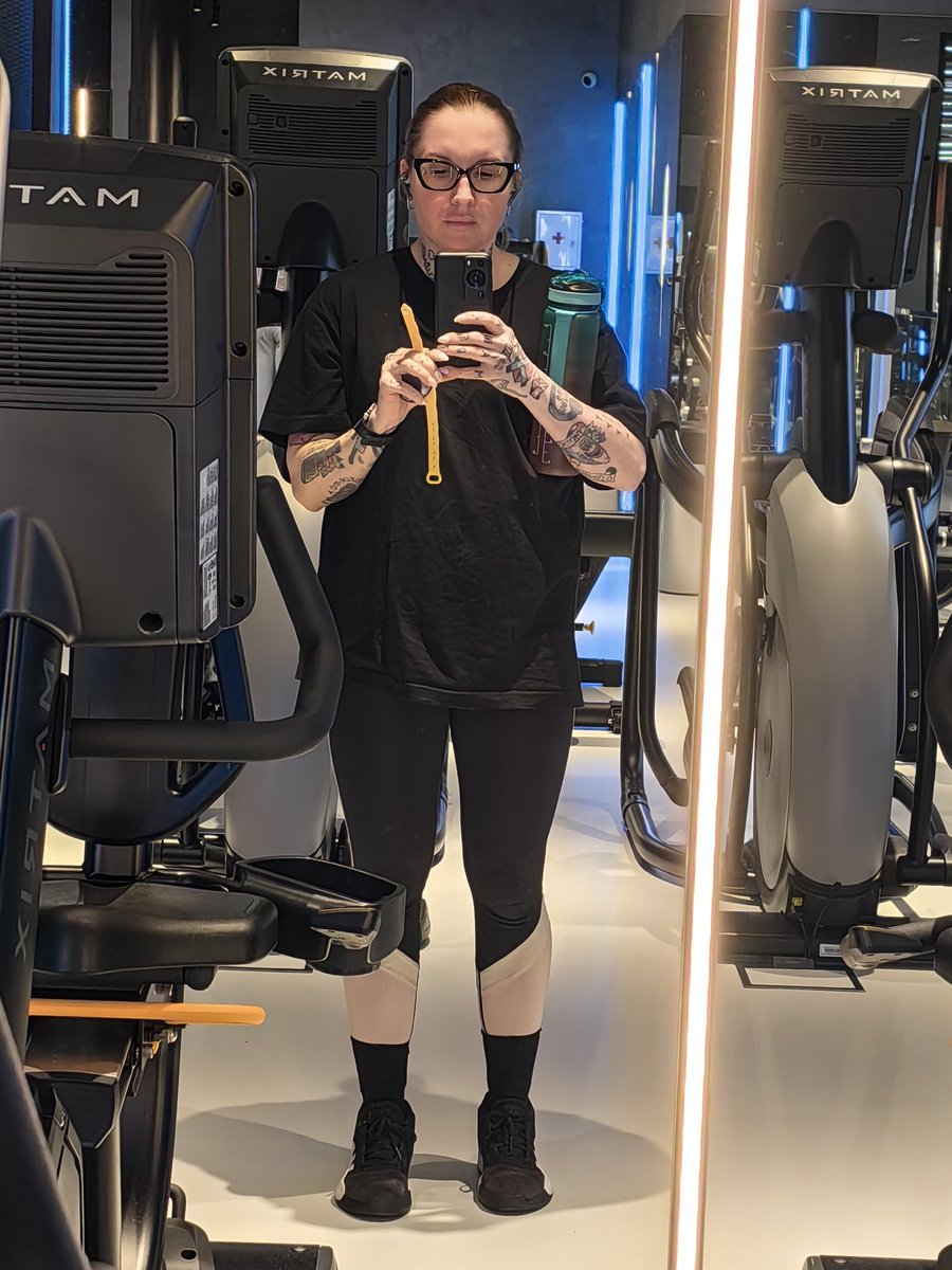 Маша на Весте tweet media