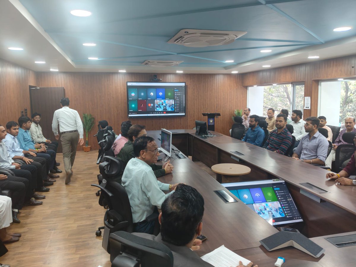 Today, Sh. Sumit Kumar Pr. ADG, DGTS AZU as part of the Taxpayer Services Inspection of CGST Ujjain Commissionerate, had an interaction with Officers &amp; Staff of the Commissionerate. He impressed upon them the relevant of Taxpayer Services in improving EoDB Ranking of our Country.