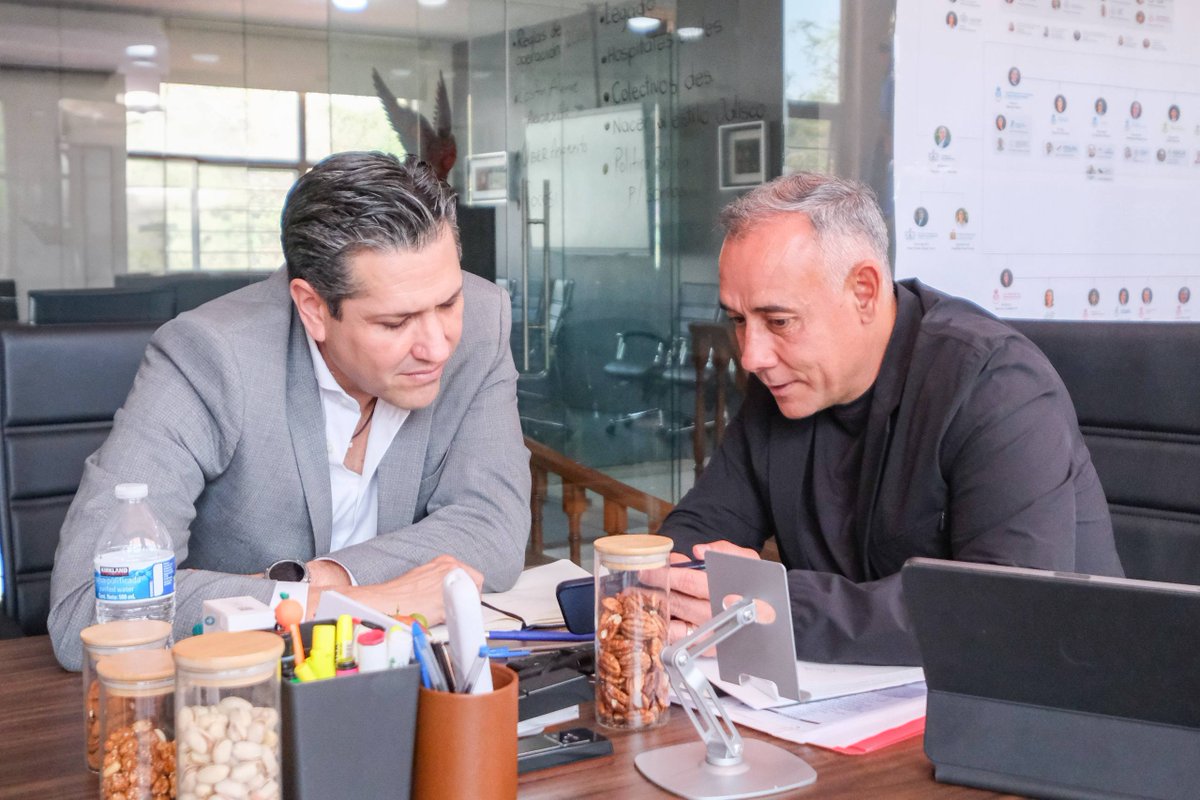 Alberto Esquer tweet media