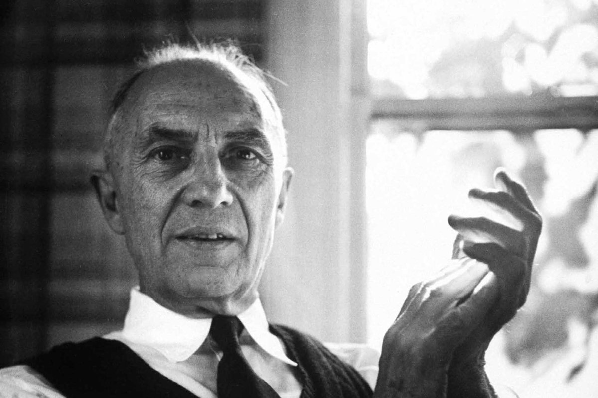 BretVDB's tweet photo. Wallace Stevens on William Carlos Williams:

“It will be found that he has made some veritable additions to the corpus of poetry, which certainly is no more sacred to anyone than to him. … In respect to manner he is a virtuoso. He writes of flowers exquisitely. But these things may merely be mentioned. Williams himself, a kind of Diogenes of contemporary poetry, is a much more vital matter. The truth is that, if one had not chanced to regard him as Laocoon, one could have done very well by him as Diogenes.”