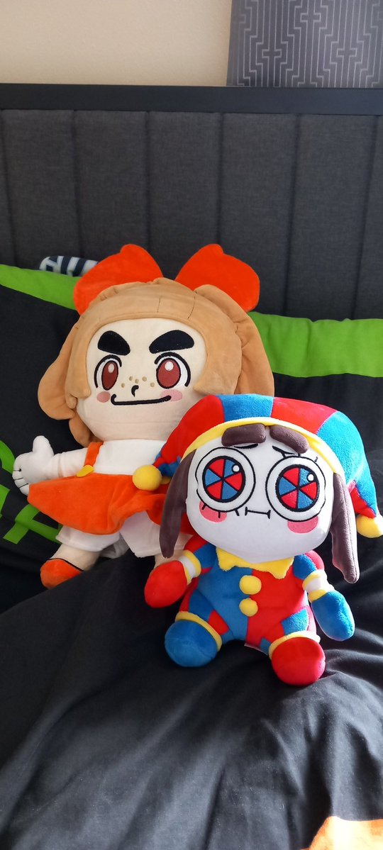 Clementine the Gremlintine tweet media