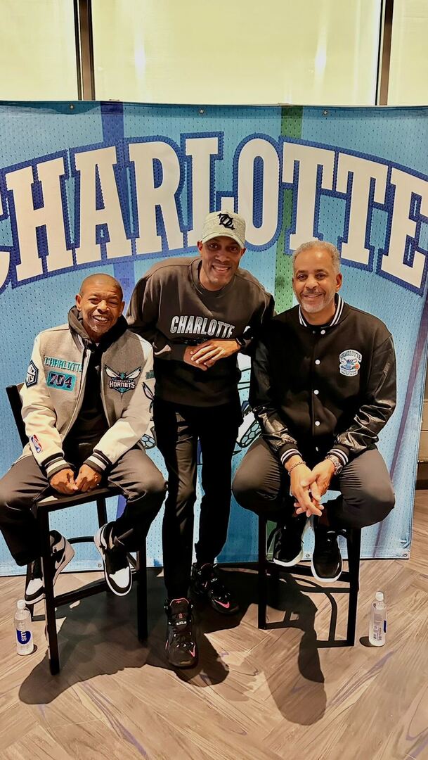 ChristoPreneur's tweet photo. Come with me to the Dell Curry Jersey Retirement Ceremony during the @hornets home game against the @orlandomagic, where the good guys went up 30 for DC30 on the way to another dub! Congrats @wardell5 on such an epic milestone. You’re a legend and #forev… https://t.co/rgRh88W2s3 https://t.co/9gdAXt7AU8