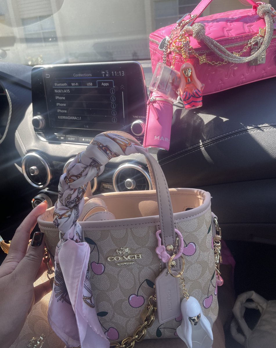 justTayforshort's tweet photo. Roadtrip ready 🙂‍↕️💓 https://t.co/gMWCLWxAaz