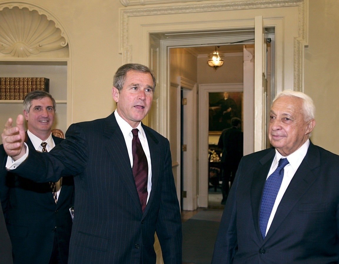 2001 Live tweet media