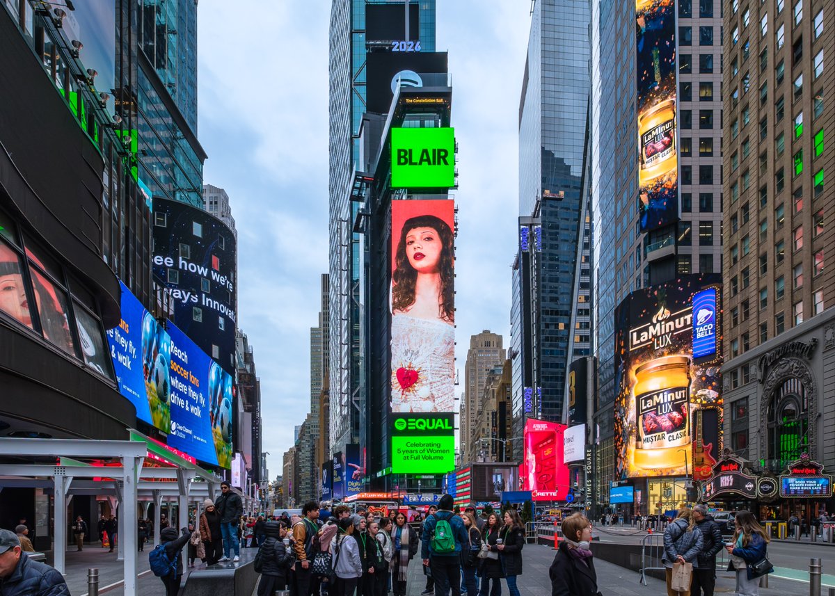 BLAIR ♱ tweet media