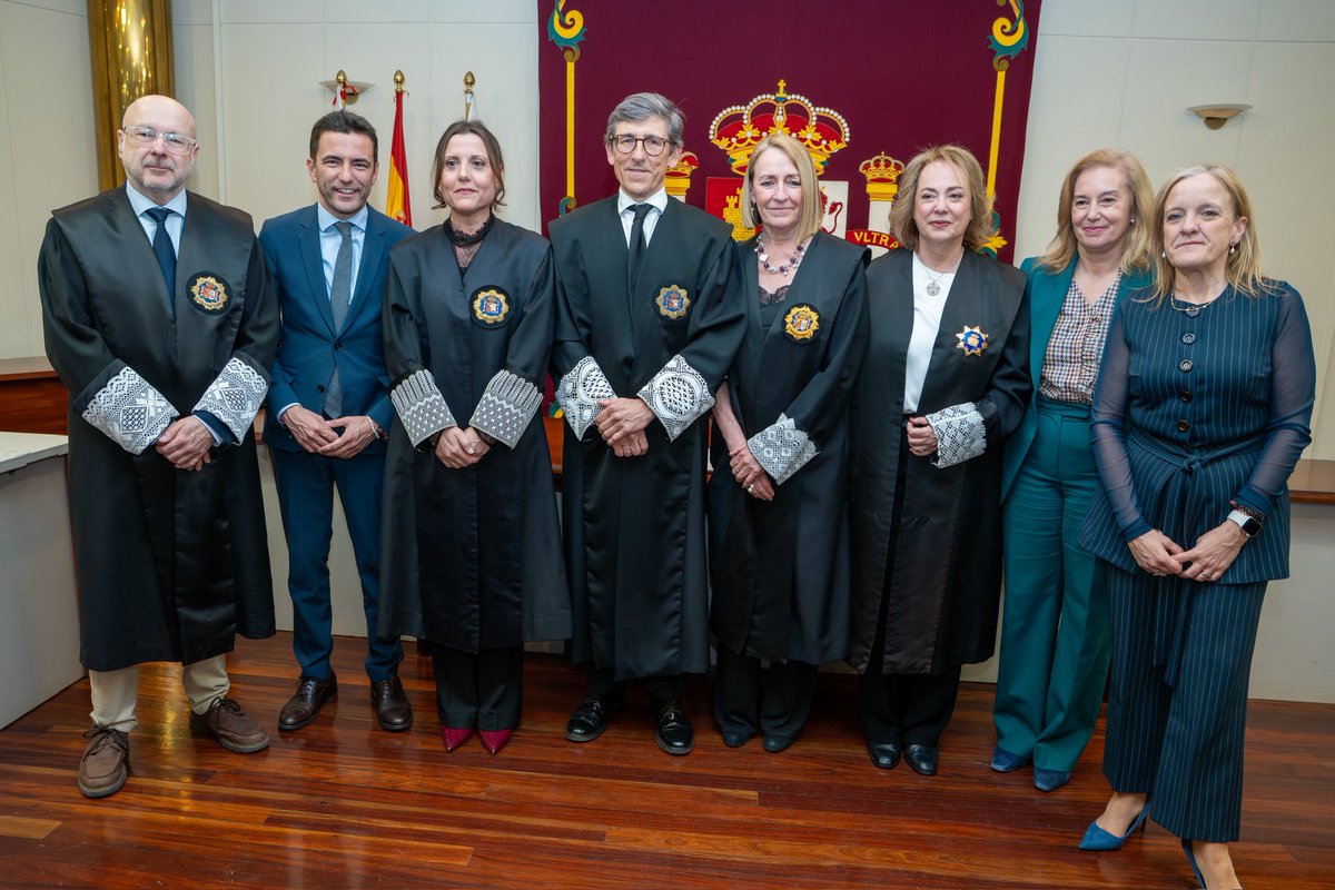 Toma de posesión de Elena Pérez como presidenta de la Sala de lo Social del Tribunal Superior de Justicia de Cantabria.

Una mujer comprometida con la protección social y la defensa de la dignidad humana de todas las personas.

Todos los aciertos en esta nueva etapa.