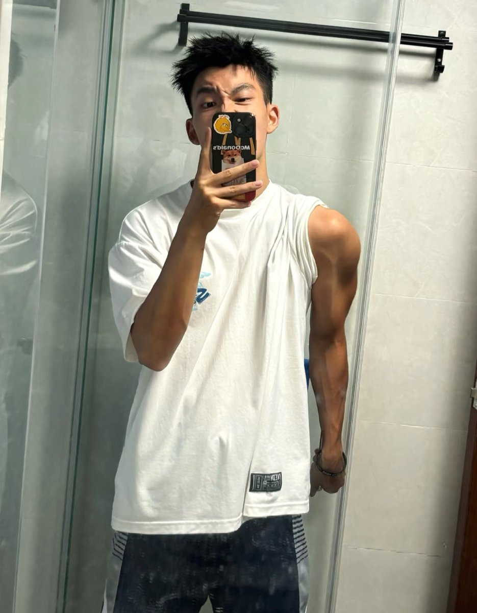 体院学长,(本人同志🈲女士止步) tweet media