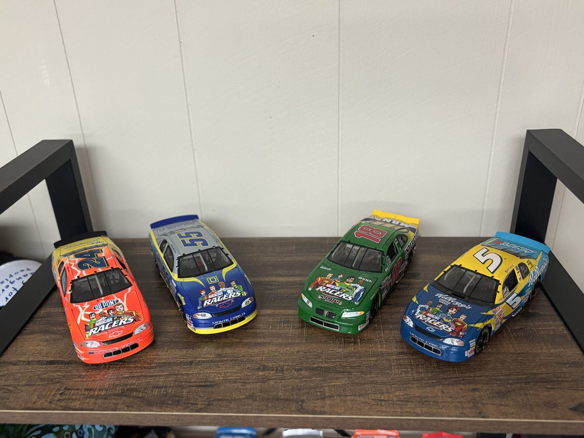 I would love to see a #NascarRacers #throwback. How cool would that be to have 4 drivers team up? <a href="/JeffGordonWeb/">Jeff Gordon</a> <a href="/Bobby_Labonte/">Bobby Labonte</a> <a href="/Kenny_Wallace/">Kenny Wallace</a> <a href="/NASCAR/">NASCAR</a>