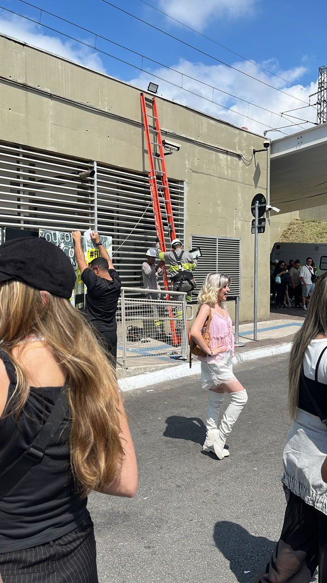 Sabrina Carpenter Brasil | fan account tweet media