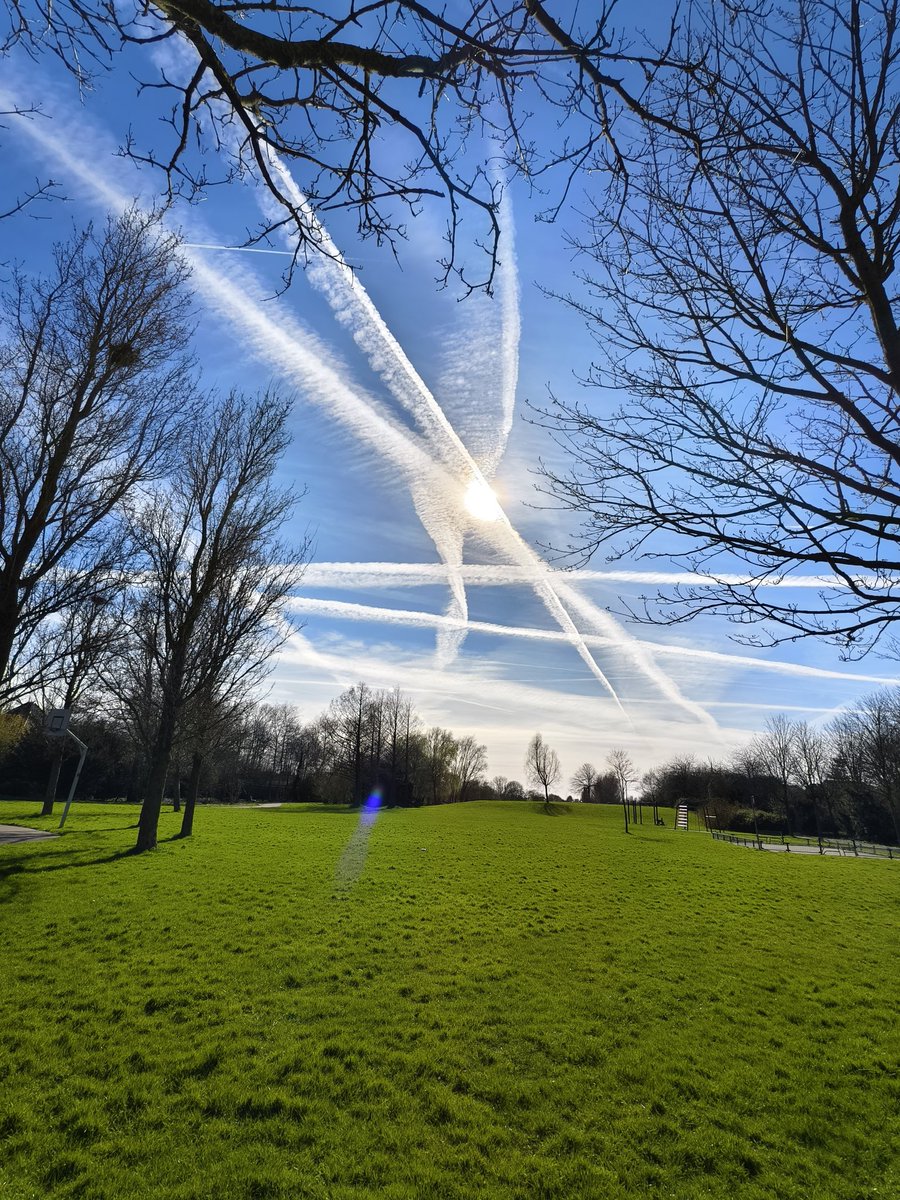 Foei47322035's tweet image. 100% dit is niet normaal