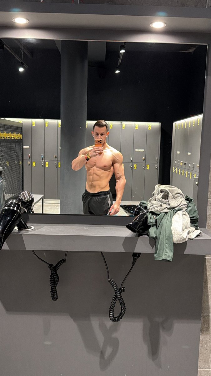 Rubbertwunk tweet media