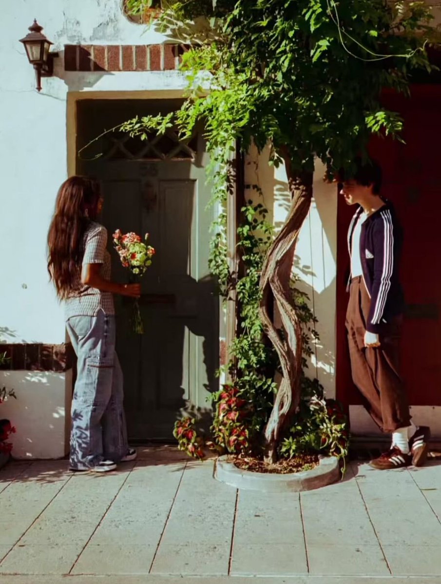 Zuzu 🌹🪑 tweet media