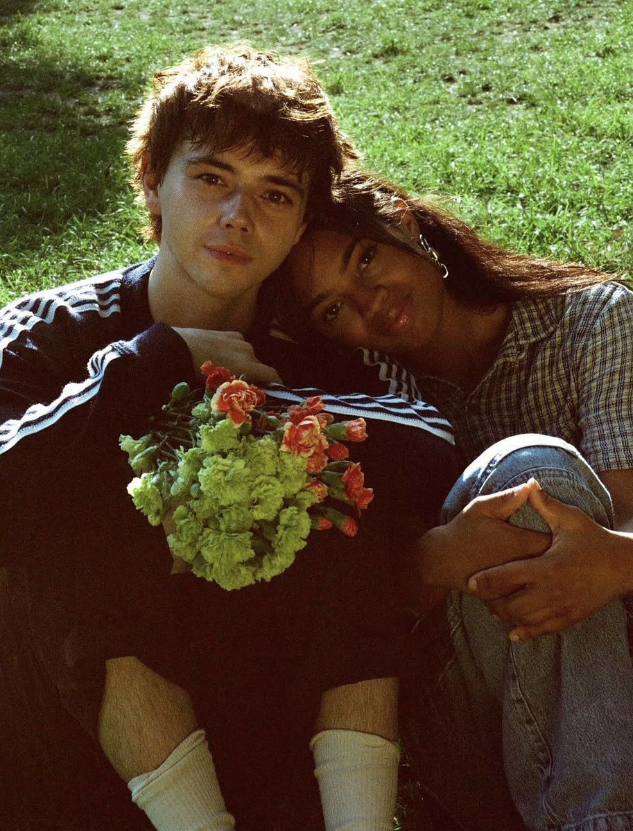 Zuzu 🌹🪑 tweet media