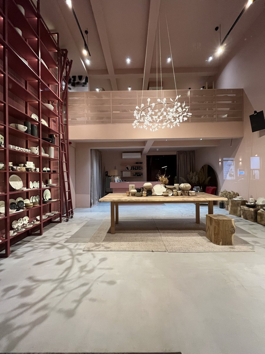 goranpandza's tweet image. Dorćol pottery shop is one of the most beautiful shops in Belgrade🏺✨

#Dorćol #pottery #shop #Belgrade