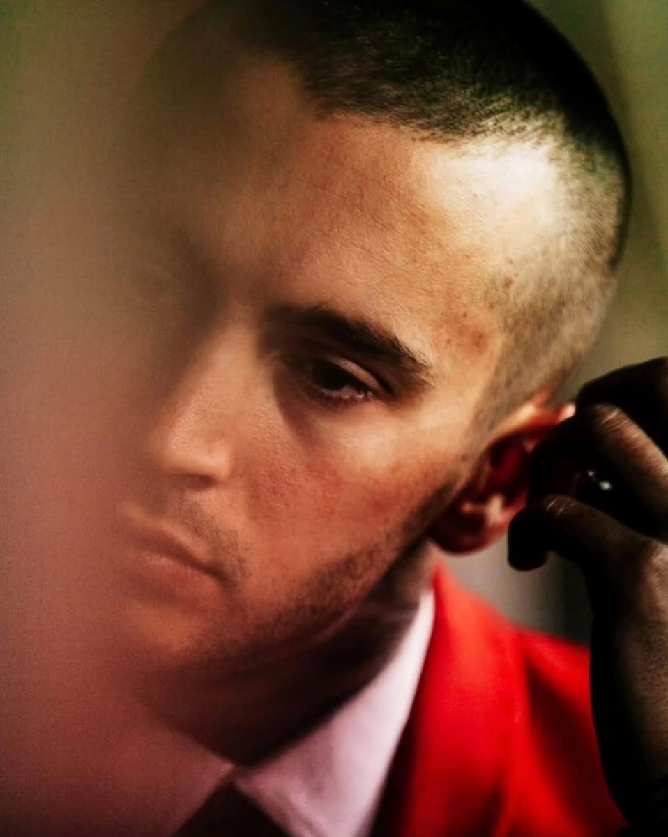 tyler joseph once said |-/ APE ꜱʜᴀᴋʏ ᴋɴᴇᴇꜱ OC tweet media