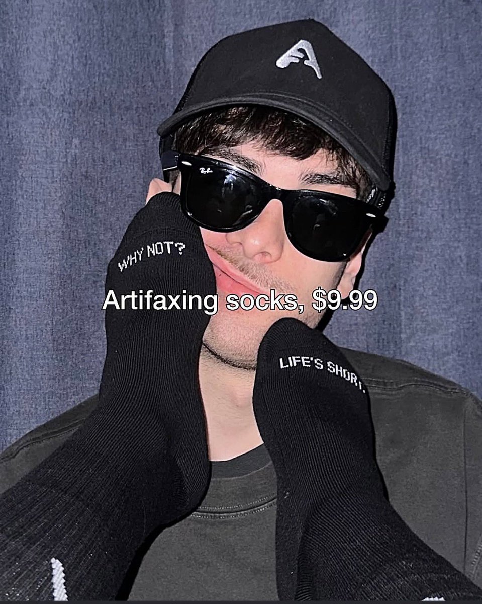 Sockster tweet media